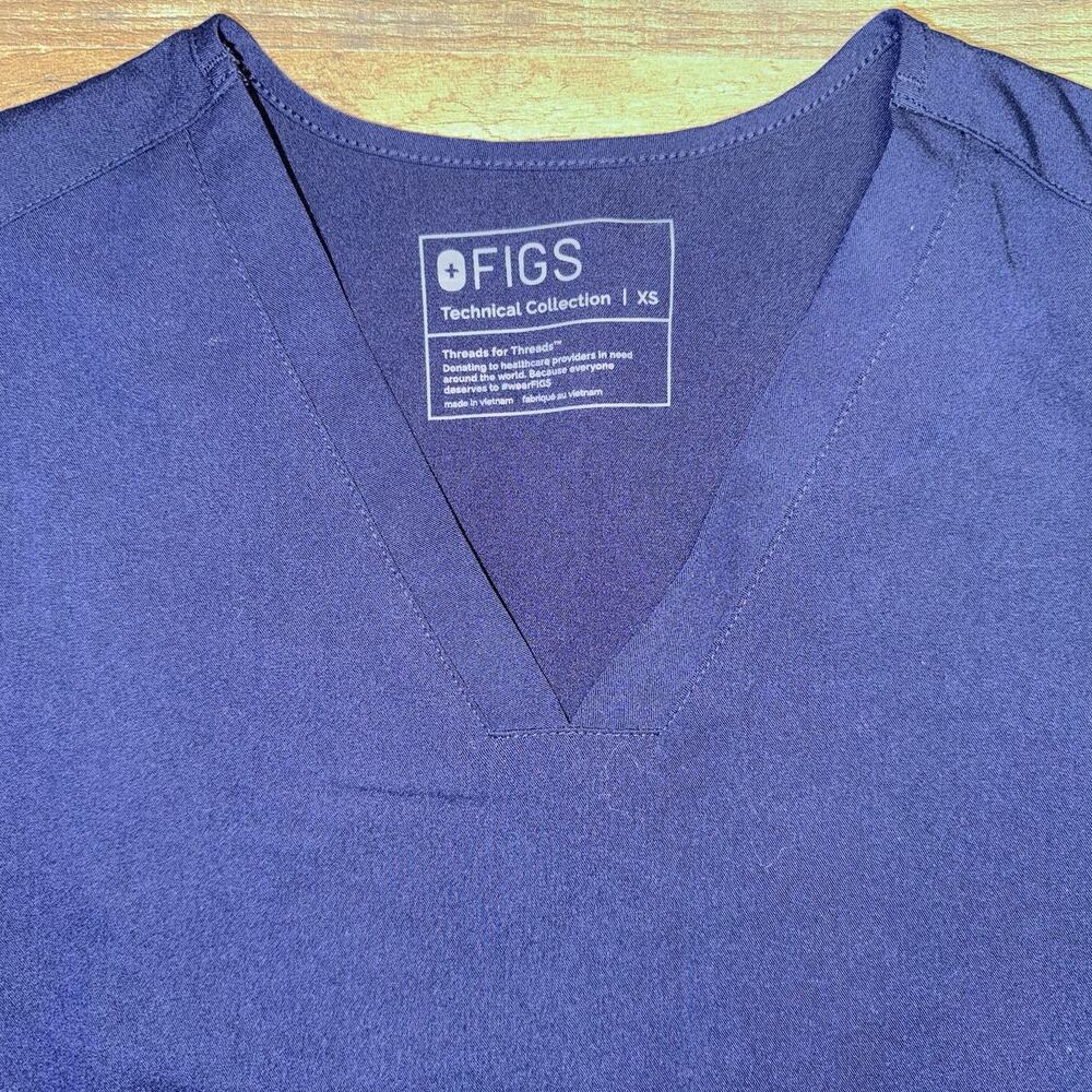 FIGS Women's Casma Scrub Top Royal Blue M Medical Uniform FW1100 PO#1616